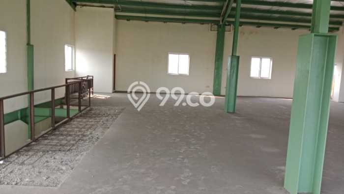 LOKASI PREMIUM! Gudang Kawasan Daan Mogot, Luas 890m², Lokasi Komersial LOKASI PREMIUM! Gudang Kawasan Daan Mogot, Luas 890m², Lokasi Komersial