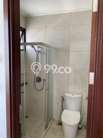 Disewakan! Rumah 3 Kamar Tidur &
3 Kamar Mandi di Green Lake City, Jakarta Barat Disewakan! Rumah 3 Kamar Tidur &
3 Kamar Mandi di Green Lake City, Jakarta Barat