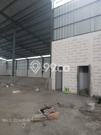LOKASI BISNIS! Gudang For Rent di Daan Mogot, Luas 2050m², Area Utama LOKASI BISNIS! Gudang For Rent di Daan Mogot, Luas 2050m², Area Utama
