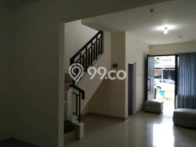 Disewakan! Rumah 3 Kamar Tidur &
3 Kamar Mandi di Daan Mogot, Jakarta Barat Disewakan! Rumah 3 Kamar Tidur &
3 Kamar Mandi di Daan Mogot, Jakarta Barat