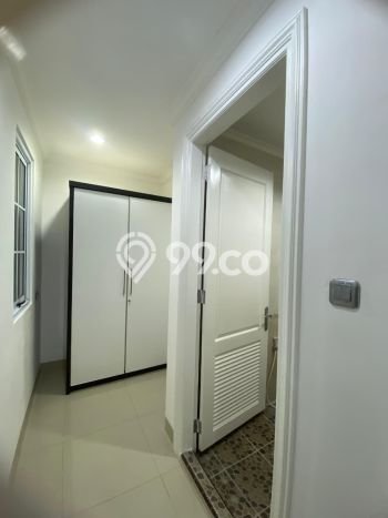 Rumah sewa siap pakai 3 Kamar Tidur di Kemanggisan, Jakarta Barat Rumah sewa siap pakai 3 Kamar Tidur di Kemanggisan, Jakarta Barat