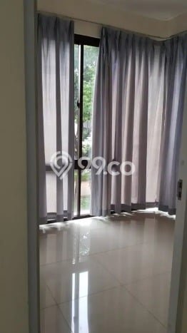 Disewakan! Rumah 3 Kamar Tidur &
3 Kamar Mandi di Daan Mogot, Jakarta Barat Disewakan! Rumah 3 Kamar Tidur &
3 Kamar Mandi di Daan Mogot, Jakarta Barat