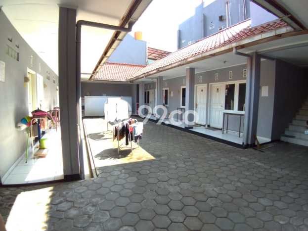 Rumah Elit Modern Tanpa Renovasi di Buah Batu Bandung Rumah Elit Modern Tanpa Renovasi di Buah Batu Bandung