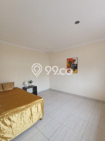 Rumah Tenang di , 3 KM, LT 180m2m² Bangunan 220m2m² Rumah Tenang di , 3 KM, LT 180m2m² Bangunan 220m2m²