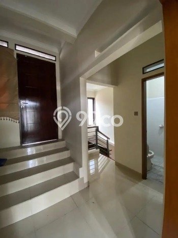 Rumah 4 KT 4 KM Dekat Rumah Sakit di Batununggal, Bandung Rumah 4 KT 4 KM Dekat Rumah Sakit di Batununggal, Bandung