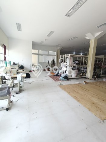 Gudang Premium Kawasan , Luas 1350m2m², Akses Mainroad, Berkembang Gudang Premium Kawasan , Luas 1350m2m², Akses Mainroad, Berkembang