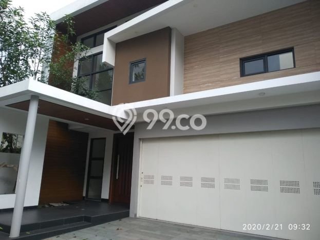 Rumah Terawat di , Bandung, LT 311m2m², LB 465m2m² Rumah Terawat di , Bandung, LT 311m2m², LB 465m2m²