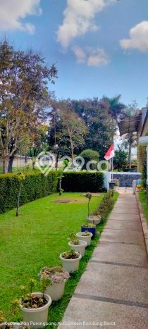 Rumah di , Bandung, LT 720m2m² LB 300m2m² Rumah di , Bandung, LT 720m2m² LB 300m2m²