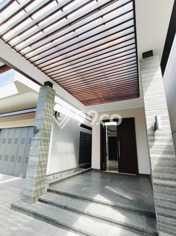 HARGA SPECIAL! Rumah Asri lokasi , LT 700m2m² Bangunan 700m2m² HARGA SPECIAL! Rumah Asri lokasi , LT 700m2m² Bangunan 700m2m²