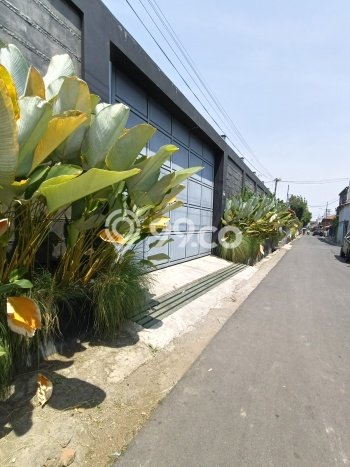 Gudang Premium Kawasan , Luas 1350m2m², Akses Mainroad, Berkembang Gudang Premium Kawasan , Luas 1350m2m², Akses Mainroad, Berkembang