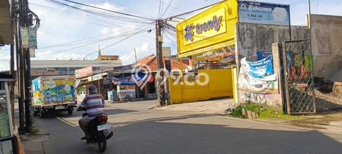 LOKASI STRATEGIS! Ruko Disewakan di Beji, Luas 120m², Area Bisnis LOKASI STRATEGIS! Ruko Disewakan di Beji, Luas 120m², Area Bisnis