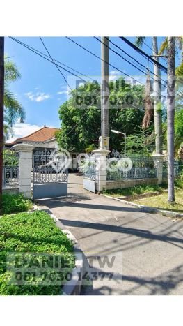 HUNIAN BERKELAS! Rumah Premium Raya Darmo, Surabaya, LT 1401m² Luas Bangunan 331m² HUNIAN BERKELAS! Rumah Premium Raya Darmo, Surabaya, LT 1401m² Luas Bangunan 331m²
