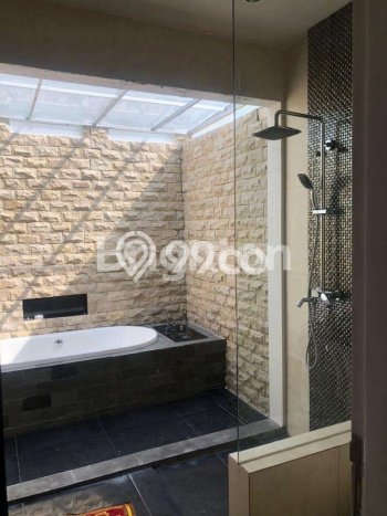 Rumah Asri 4 Kamar Lokasi Sejuk di Citraland, Surabaya Rumah Asri 4 Kamar Lokasi Sejuk di Citraland, Surabaya
