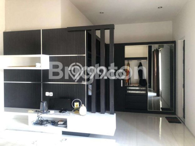 Rumah Asri 4 Kamar Lokasi Sejuk di Citraland, Surabaya Rumah Asri 4 Kamar Lokasi Sejuk di Citraland, Surabaya