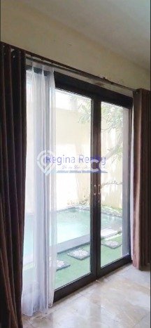 Rumah Elit LB 380m2 Siap Pakai Desain Elegan di Kerobokan, Badung Rumah Elit LB 380m2 Siap Pakai Desain Elegan di Kerobokan, Badung