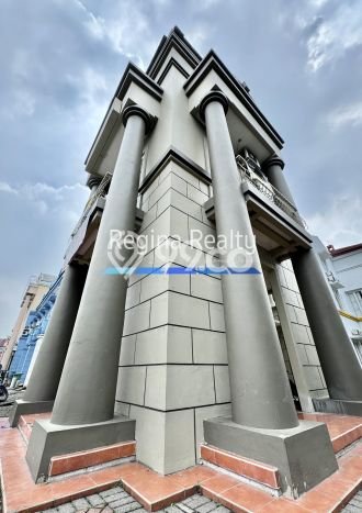 FOR RENT! Ruko di Bekasi Cocok untuk Bisnis 200m2 FOR RENT! Ruko di Bekasi Cocok untuk Bisnis 200m2