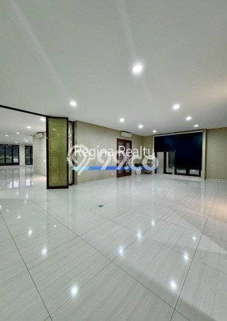 Komersial Disewa di Jakarta Selatan dengan LB 110m2 Area Komersial Ramai Komersial Disewa di Jakarta Selatan dengan LB 110m2 Area Komersial Ramai