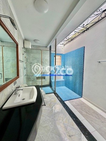 Rumah area , Akses ke Stasiun, 4 KT, LT 640m2m² LB 400m2m² Rumah area , Akses ke Stasiun, 4 KT, LT 640m2m² LB 400m2m²
