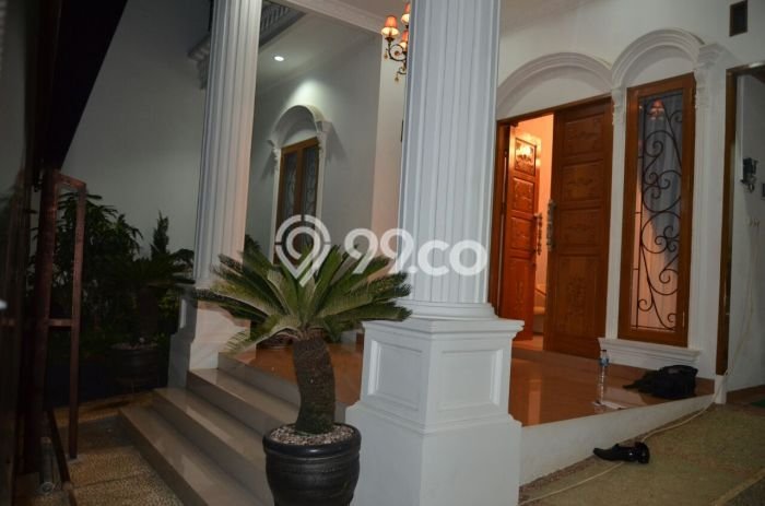 Jual Rumah Luas Megah Dengan View Cantik di Kalisari, Jakarta Timur Jual Rumah Luas Megah Dengan View Cantik di Kalisari, Jakarta Timur