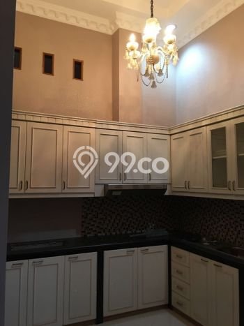 Jual Rumah Luas Megah Dengan View Cantik di Kalisari, Jakarta Timur Jual Rumah Luas Megah Dengan View Cantik di Kalisari, Jakarta Timur
