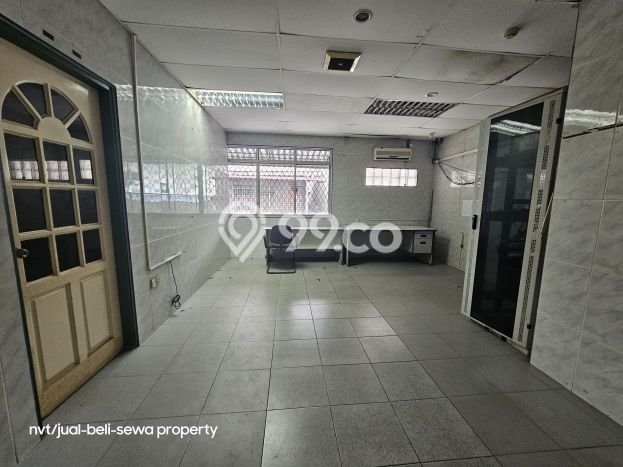 For Rent Gudang Strategis Kawasan Batu Ampar, Luas 560m², Jalan Utama For Rent Gudang Strategis Kawasan Batu Ampar, Luas 560m², Jalan Utama