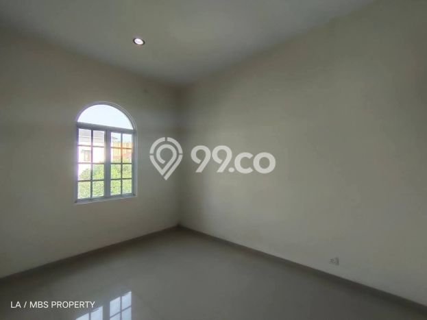 KESEMPATAN TERBAIK! Rumah Nyaman di Batam Kota, Luas 270m2m² Bangunan 330m2m² KESEMPATAN TERBAIK! Rumah Nyaman di Batam Kota, Luas 270m2m² Bangunan 330m2m²