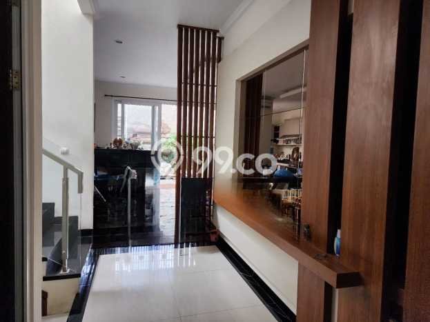 Rumah Elit Modern Siap Huni di Taman Kopo Indah Bandung Rumah Elit Modern Siap Huni di Taman Kopo Indah Bandung