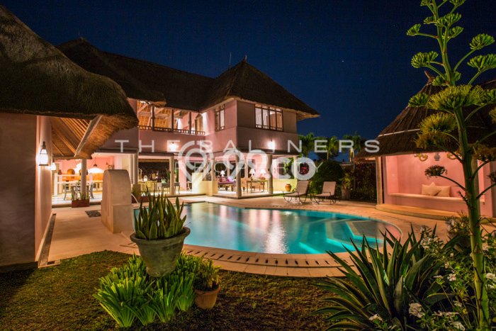 Rumah Luxury Modern Tanpa Renovasi di Pererenan Badung Rumah Luxury Modern Tanpa Renovasi di Pererenan Badung