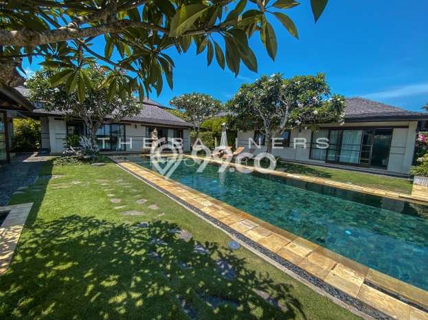 Ready to Use! Premium House LT 1722m2 Desain Elegan di Bukit Ready to Use! Premium House LT 1722m2 Desain Elegan di Bukit