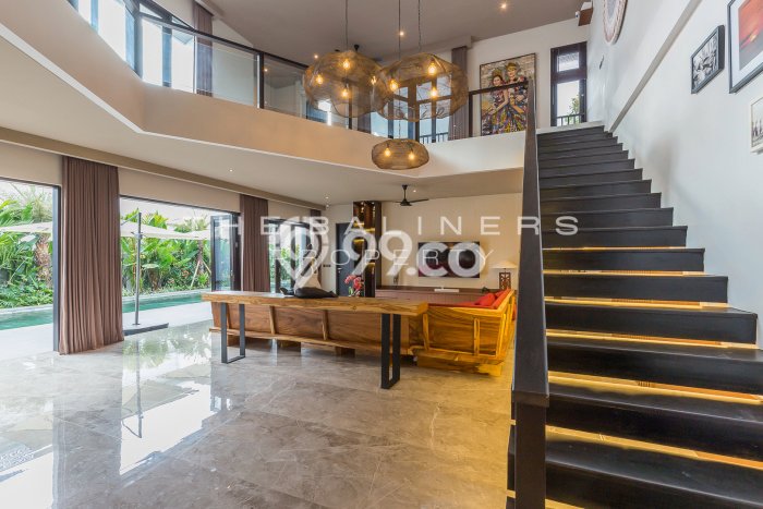 Rumah Mewah LB 470m2 Siap Pakai Desain Elegan di Munggu, Badung Rumah Mewah LB 470m2 Siap Pakai Desain Elegan di Munggu, Badung