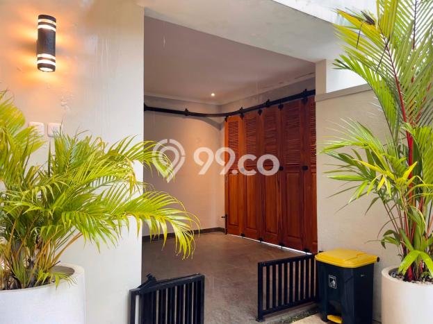 Ready to Use! Luxury House LT 200m2 Desain Modern di Kerobokan Ready to Use! Luxury House LT 200m2 Desain Modern di Kerobokan