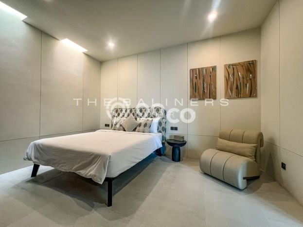 Jual Rumah Mewah Megah Dengan View Eksklusif di Seminyak, Badung Jual Rumah Mewah Megah Dengan View Eksklusif di Seminyak, Badung