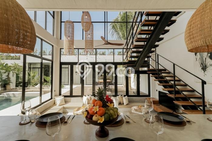 Rumah Elit LB 235m2 Siap Pakai Desain Elegan di Pererenan, Badung Rumah Elit LB 235m2 Siap Pakai Desain Elegan di Pererenan, Badung