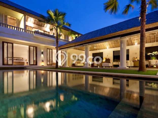 LOKASI STRATEGIS! Vila Kawasan Petitenget, Luas 500m², Dekat fasilitas umum LOKASI STRATEGIS! Vila Kawasan Petitenget, Luas 500m², Dekat fasilitas umum