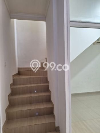 Rumah Modern 3 KT di Taman Surya Jakarta Barat Semi Furnished Rumah Modern 3 KT di Taman Surya Jakarta Barat Semi Furnished