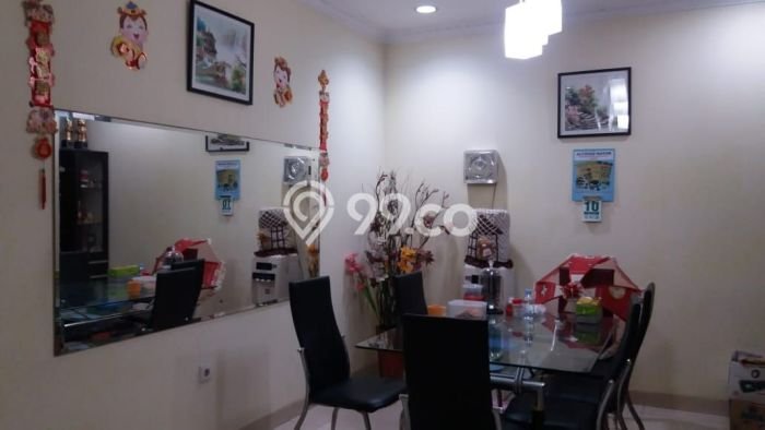 Rumah Modern 5 KT di Taman Palem Jakarta Barat Semi Furnished Rumah Modern 5 KT di Taman Palem Jakarta Barat Semi Furnished