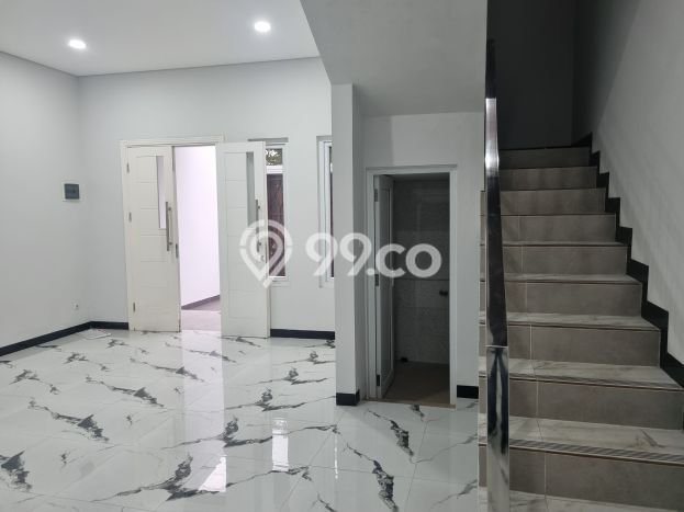 For Sale Rumah 3 Kamar Lokasi Ideal Bagus dan Strategis di Cipondoh For Sale Rumah 3 Kamar Lokasi Ideal Bagus dan Strategis di Cipondoh