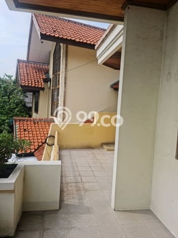 Dijual Rumah Mewah Elegan Dengan View Eksklusif di Duri Kosambi, Jakarta Barat Dijual Rumah Mewah Elegan Dengan View Eksklusif di Duri Kosambi, Jakarta Barat