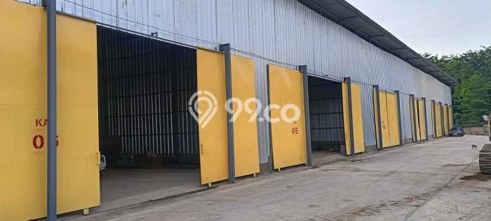 Gudang Disewa di Jakarta Barat dengan LB 240m2 Area Komersial Ramai Gudang Disewa di Jakarta Barat dengan LB 240m2 Area Komersial Ramai