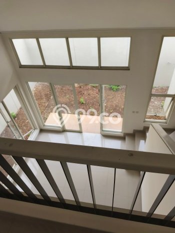 Rumah Luas Asri 3 KT Siap Huni di Suvarna Sutera Tangerang Rumah Luas Asri 3 KT Siap Huni di Suvarna Sutera Tangerang