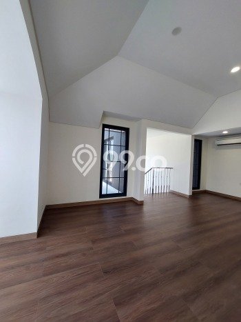 Siap Huni Rumah Mewah 4 Kamar di Tangerang Dekat ke Mana Pun Siap Huni Rumah Mewah 4 Kamar di Tangerang Dekat ke Mana Pun