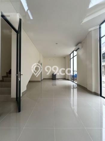 Ruko Disewakan di Area Ramai BSD, Tangerang Selatan Ruko Disewakan di Area Ramai BSD, Tangerang Selatan