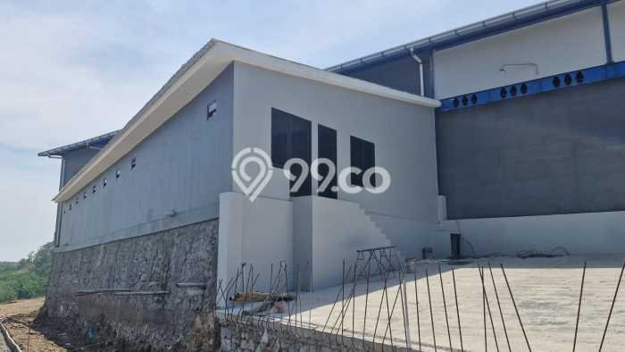 Gudang Premium Kawasan Ngaliyan, Luas 1090m2m², Mainroad, Area Bisnis Aktif Gudang Premium Kawasan Ngaliyan, Luas 1090m2m², Mainroad, Area Bisnis Aktif
