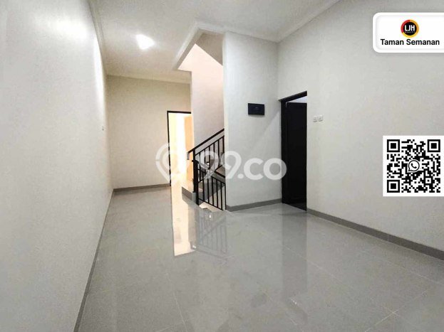 Rumah Strategis Modern Lb 200m2 di Kembangan, Jakarta Barat Rumah Strategis Modern Lb 200m2 di Kembangan, Jakarta Barat