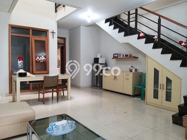 Jual Rumah Eksklusif 4 KT di Bandung Kota, Bandung Jual Rumah Eksklusif 4 KT di Bandung Kota, Bandung