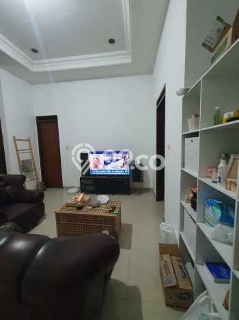 Rumah Mewah LB 150m2 Siap Huni Desain Elegan di Singgasana, Bandung Rumah Mewah LB 150m2 Siap Huni Desain Elegan di Singgasana, Bandung
