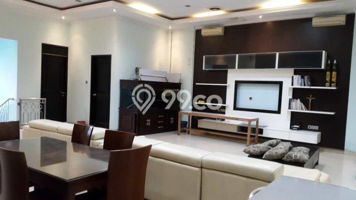 Rumah 5 Kamar Dekat Pusat Perbelanjaan di , Bandung Rumah 5 Kamar Dekat Pusat Perbelanjaan di , Bandung