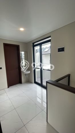 Ready to Use! Luxury House LT 120m2 Desain Modern di Kota Baru Parahyangan Ready to Use! Luxury House LT 120m2 Desain Modern di Kota Baru Parahyangan