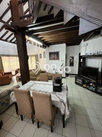 SIAP HUNI! Rumah Strategis di Geger Kalong, Luas 280m2m² Bangunan 200m2m² SIAP HUNI! Rumah Strategis di Geger Kalong, Luas 280m2m² Bangunan 200m2m²