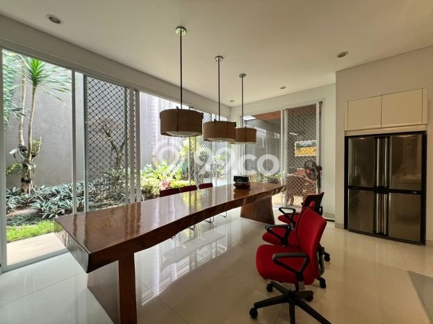 Rumah Modern area Kota Baru Parahyangan, Bandung, LT 630m2m² LB 560m2m² Rumah Modern area Kota Baru Parahyangan, Bandung, LT 630m2m² LB 560m2m²